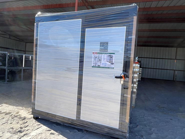 #3850-•-portable-restroom-image-2