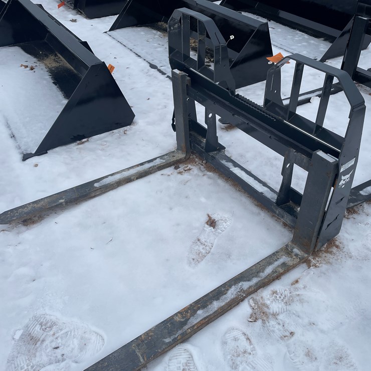 BOBCAT PALLET FORK