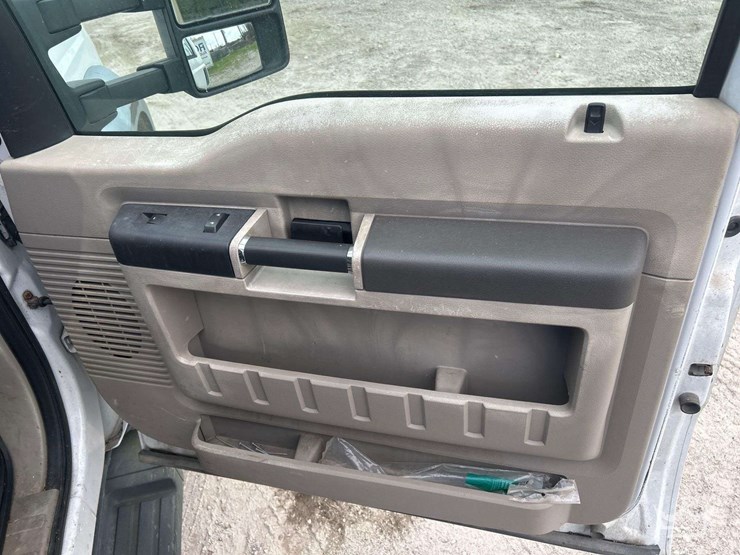 2008-ford-f550-image-19