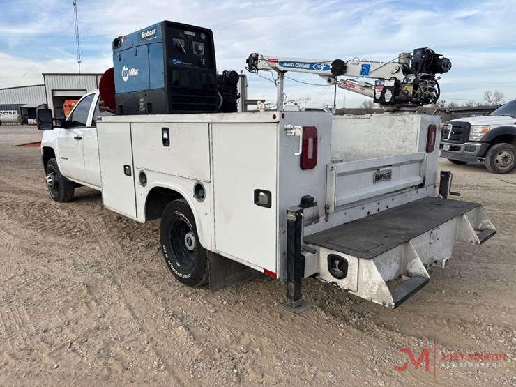 2016-chevrolet-silverado-3500-image-3