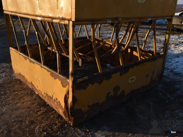 sioux-square-hay-max-feeder-image-7