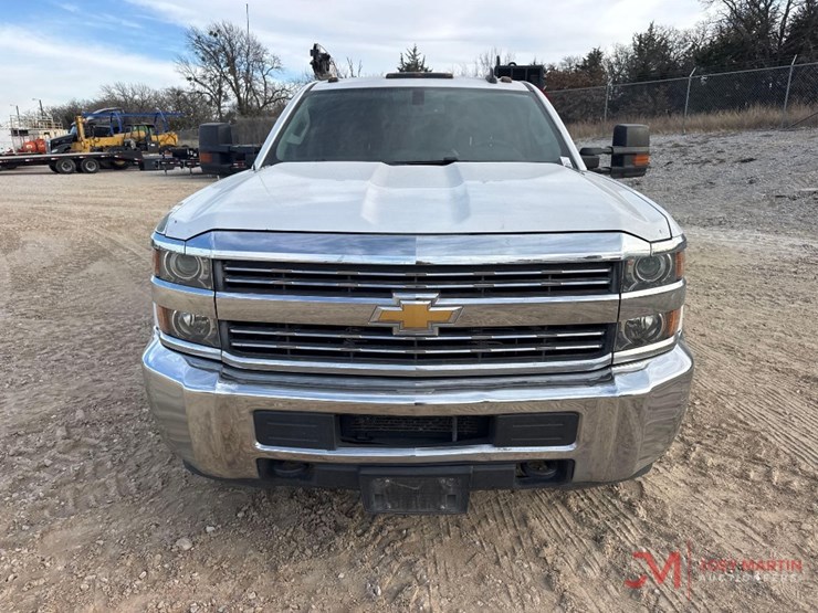 2016-chevrolet-silverado-3500-image-5