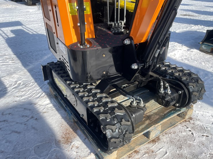 #134-•-miva-va13-mini-excavator-(mosinee,-wi)-image-14