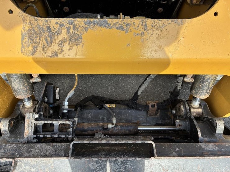 2024-caterpillar-259d3-image-7