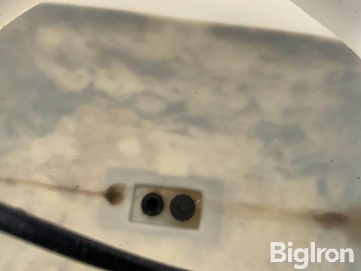 john-deere-8235r-image-18