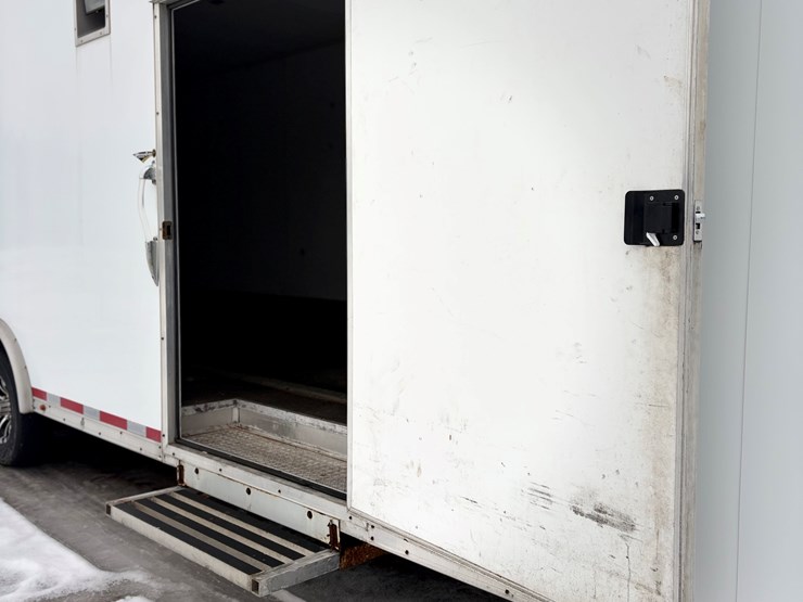 #355-•-2018-vintage-enclosed-trailer-(has-mn-title)-(clintonville,-wi)-image-14