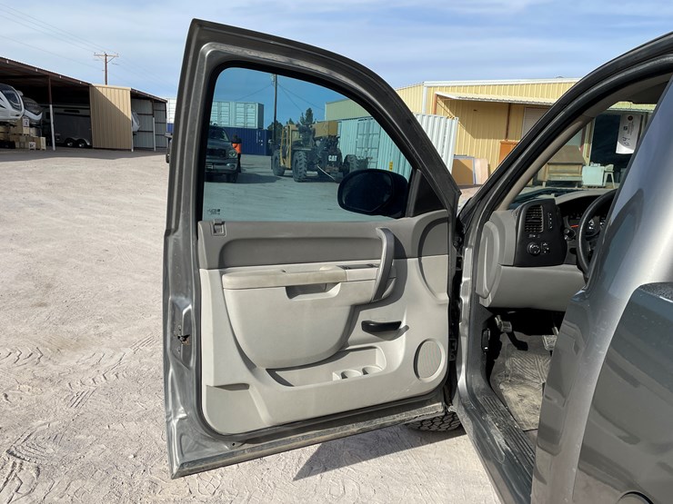 #104-•-2012-chevy-silverado-(salvaged-nm-title)-image-49