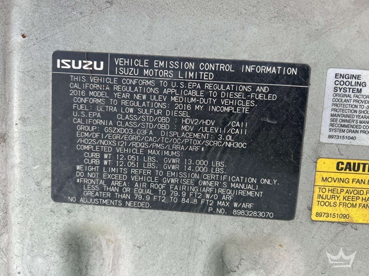 2016-isuzu-npr-image-10