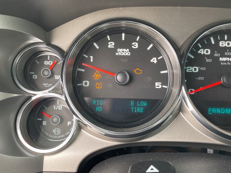 2011-chevrolet-silverado-2500hd-lt-image-76