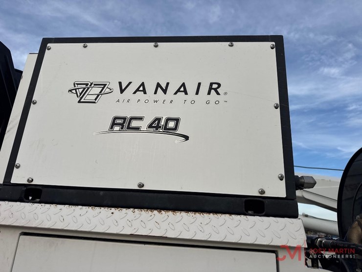 2016-ford-f550-xl-image-12