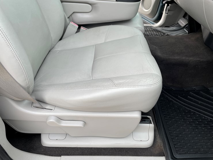 2011-chevrolet-silverado-2500hd-lt-image-89