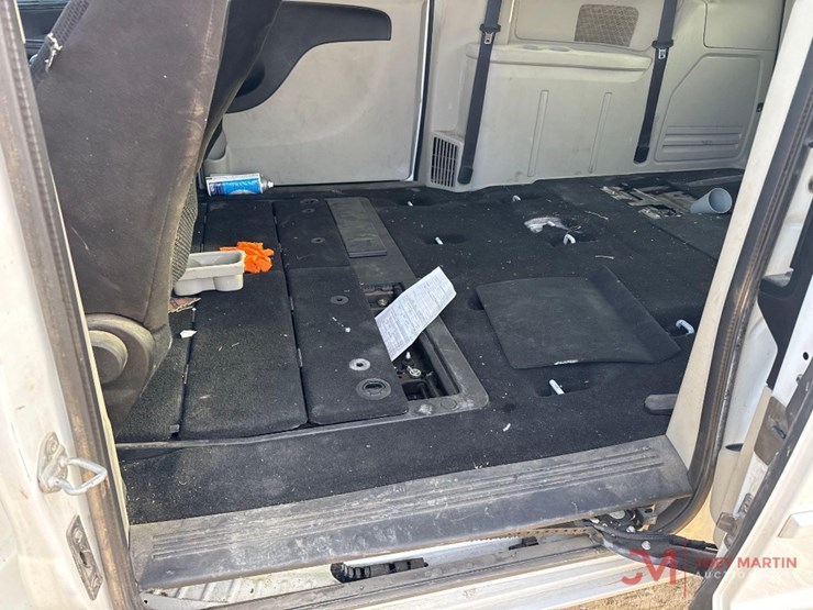 2014-dodge-grand-caravan-image-16