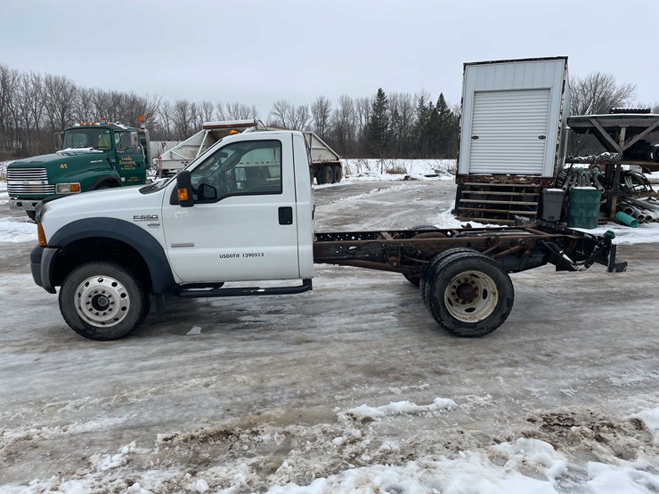 2006-ford-f550-xl-image-2