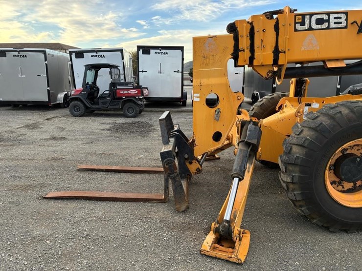 jcb-telescopic-reach-lift-image-5