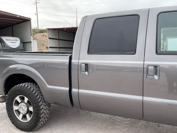 2011-ford-f250-lariat-image-26