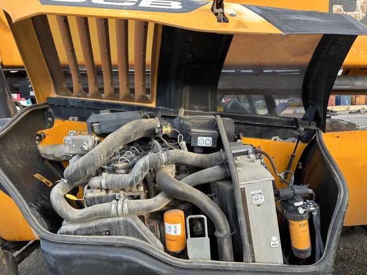 jcb-telescopic-reach-lift-image-13