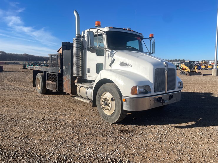 2006-kenworth-t300-image-7