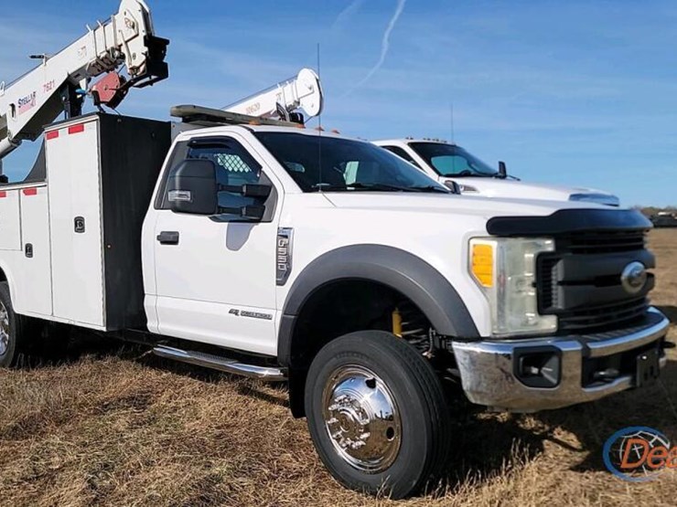 2017-ford-f550-image-1