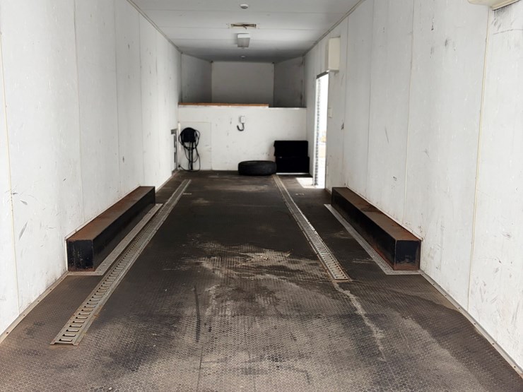 #355-•-2018-vintage-enclosed-trailer-(has-mn-title)-(clintonville,-wi)-image-19