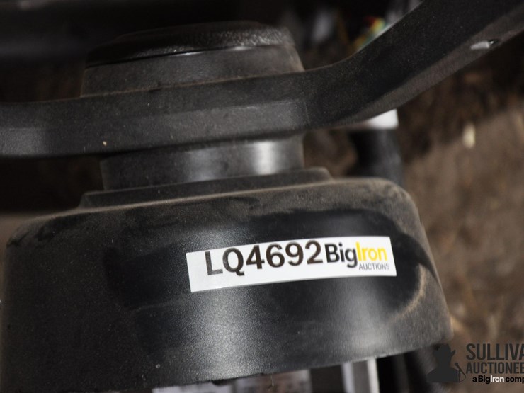 john-deere-300-image-4