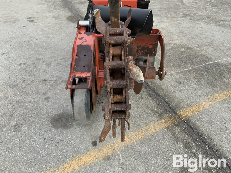 2012-ditch-witch-rt12-image-10