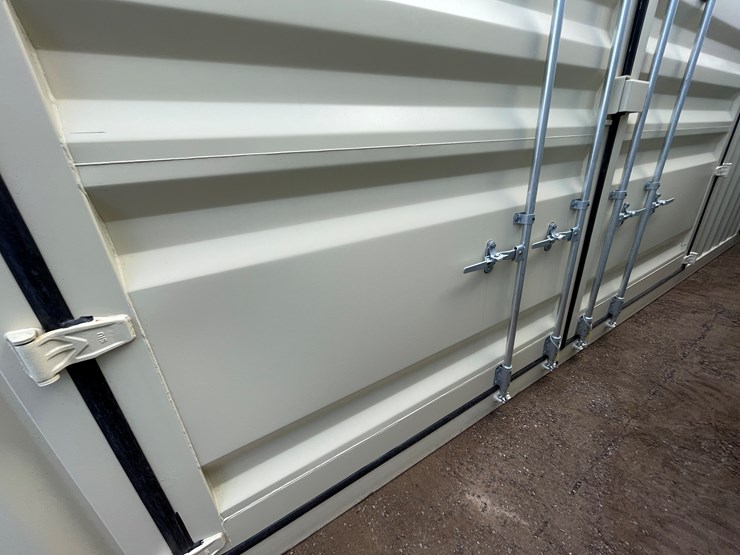 #200c-•-40'-container-image-52