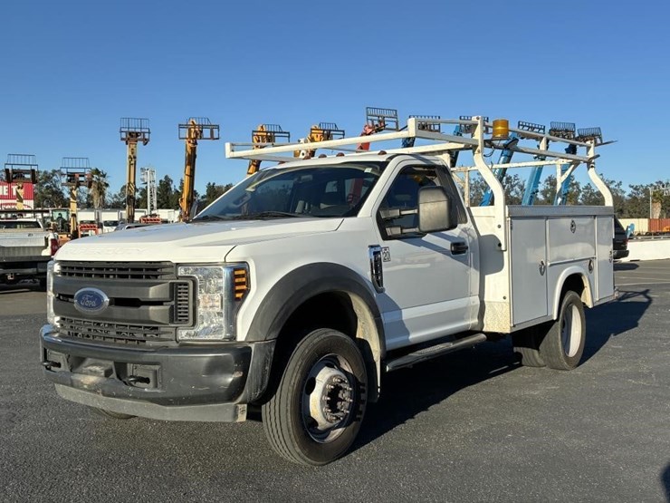 2018-ford-f550-image-1