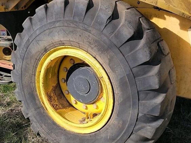 new-holland-w130-image-5