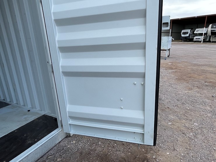 #200e-•-40'-container-image-15