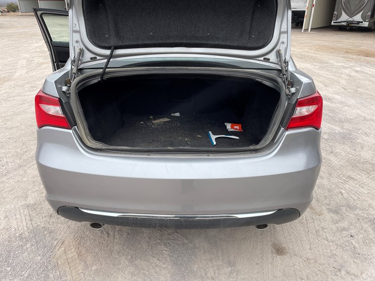 #111-•-2013-chrysler-200-(nm-title)-image-40