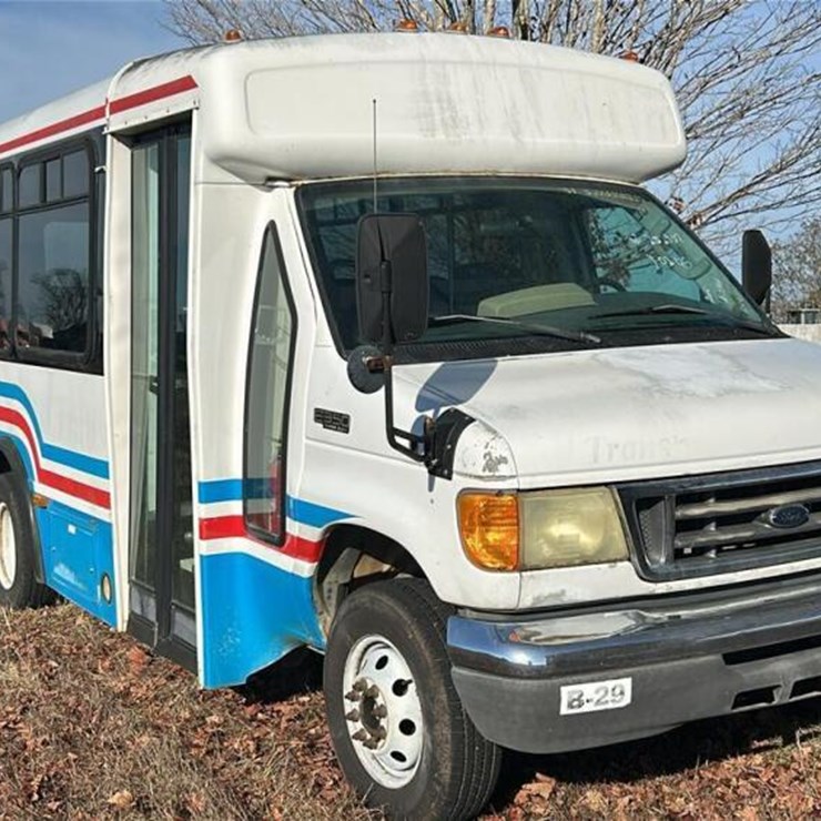 2005 FORD E350