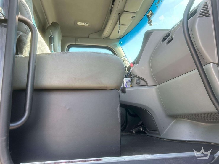 2016-kenworth-t680-image-41