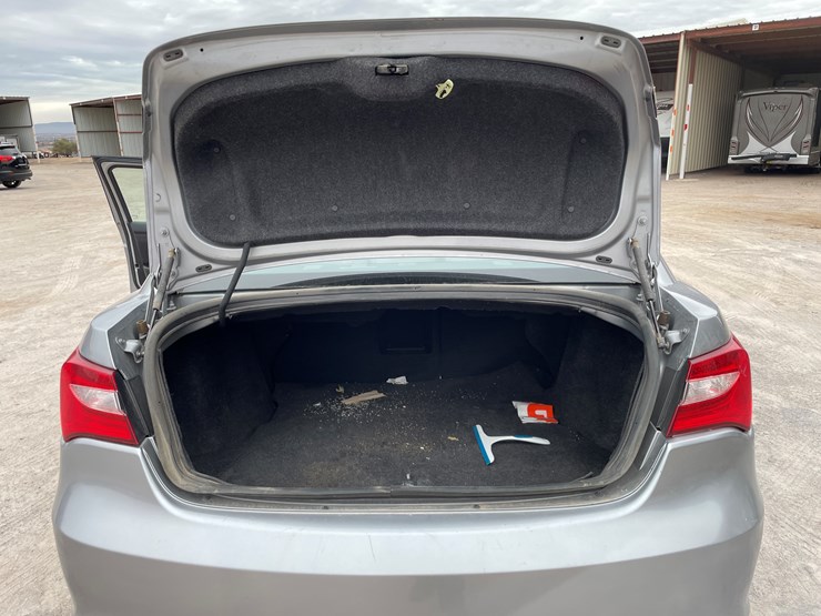 #111-•-2013-chrysler-200-(nm-title)-image-39