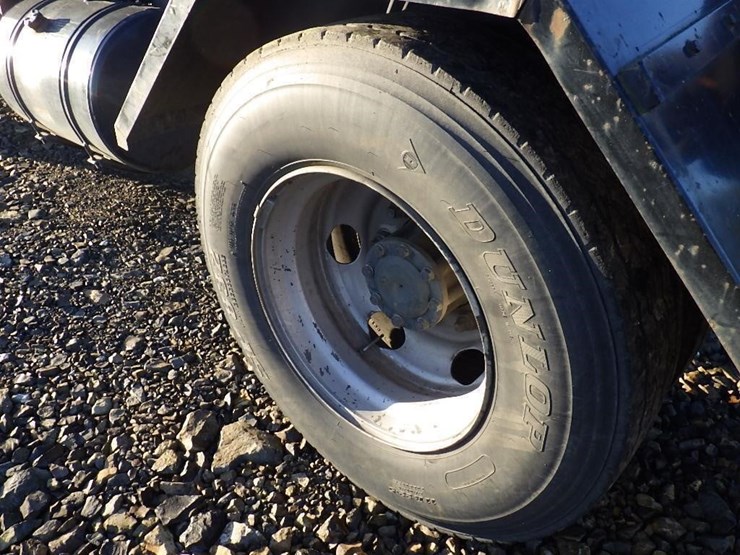 2000-mitsubishi-12'-s/a-hook-truck-image-15