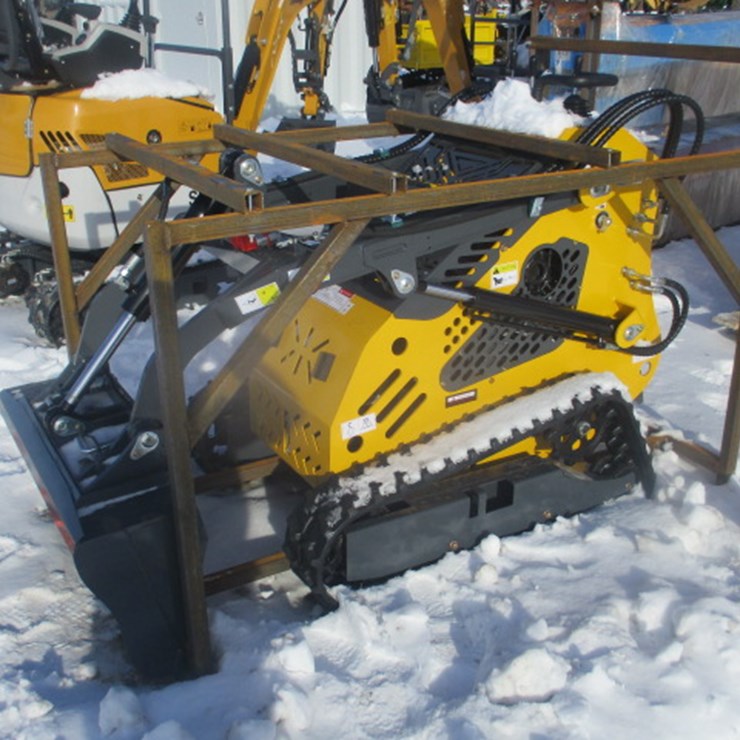 #6623 • SDLL60 SKID STEER LOADER SDLANCH SDLL60 SKID STEER LOADER Famous engine, powerfuland fuel-efficient Stable and powerfullifting Standard quick changeconnectorenhancesexpansion functionality Flexible slip steering system High strength rust proofs