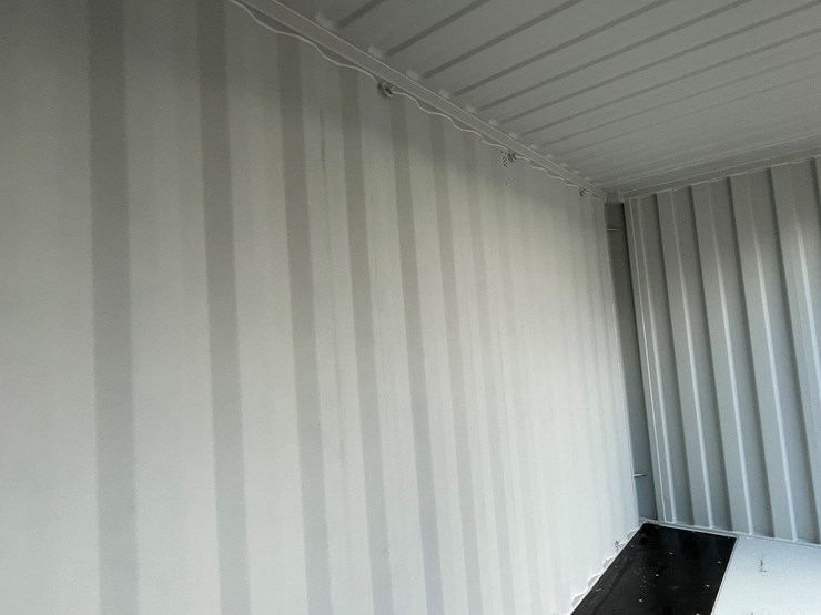 #200d-•-40'-container-image-54