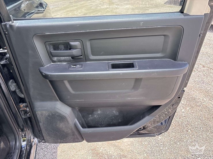 2014-dodge-1500-image-23