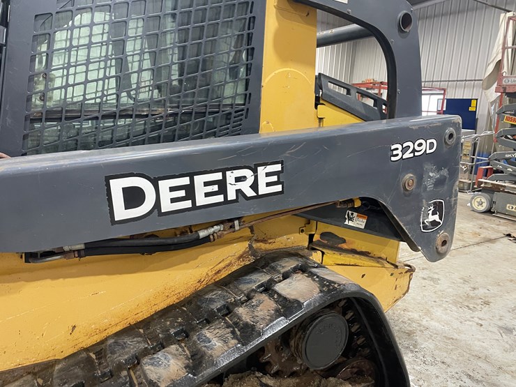 2011-john-deere-329d-image-21