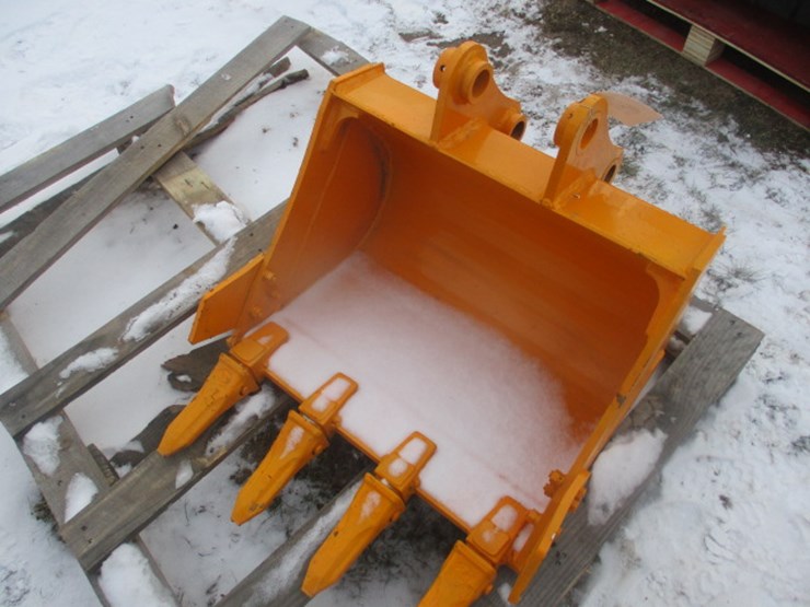 caterpillar-303-image-2