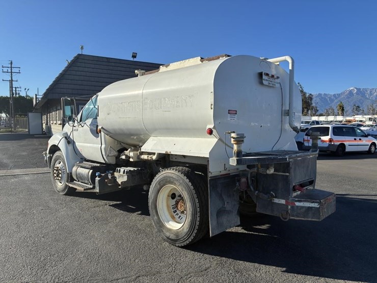 2015-ford-f750-image-4