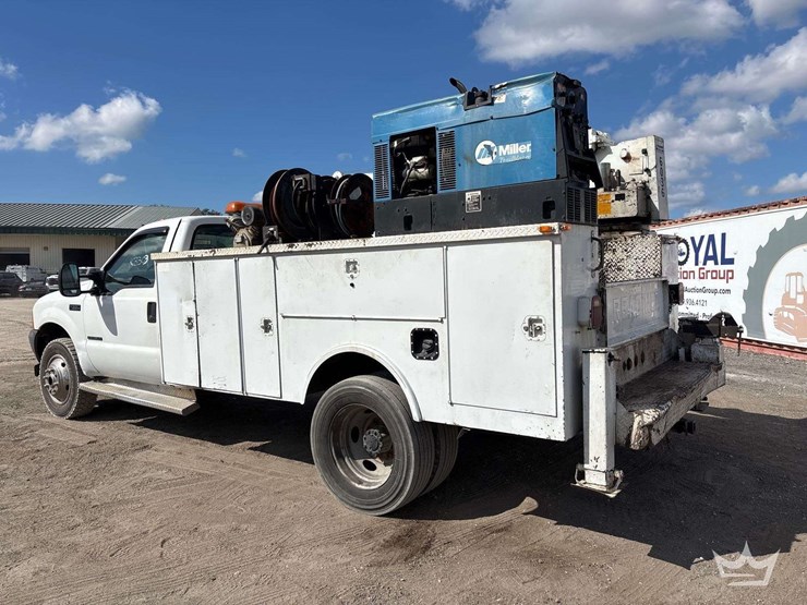 2001-liftmoore-6036-image-4