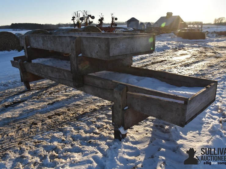 wooden-feed-bunks-image-3