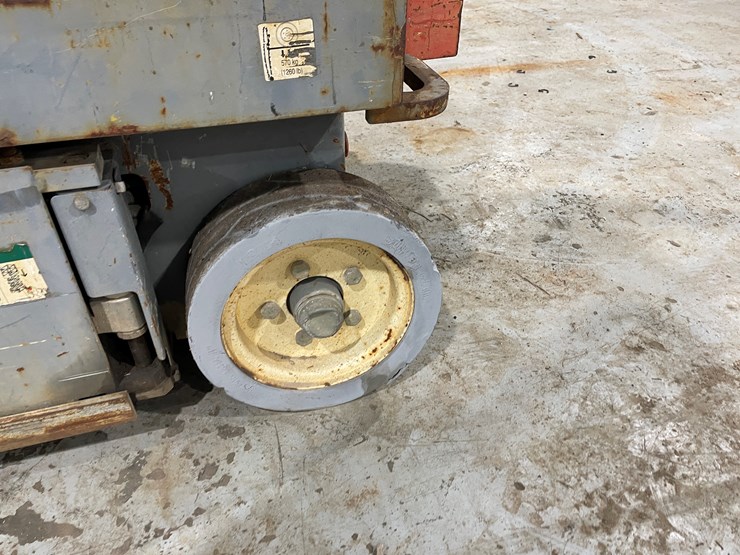 2014-skyjack-sjiii3219-image-13