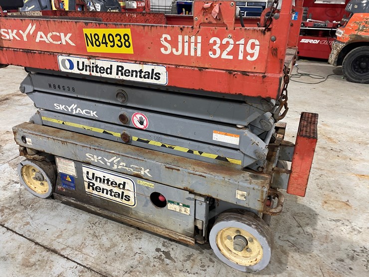 2014-skyjack-sjiii3219-image-14