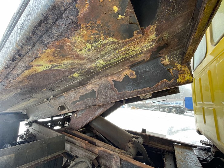 2004-caterpillar-c7-image-34