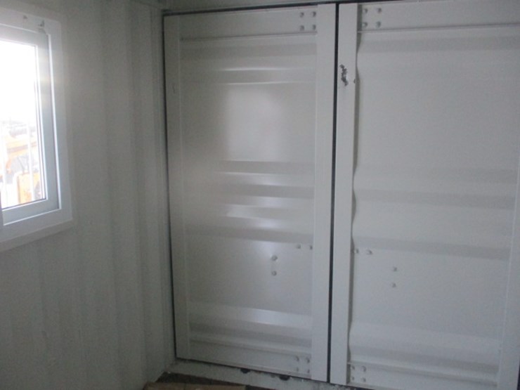 #6575-•-10'-storage-container-10'-storage-container-has-a-vinyl-window-and-an-access-door-on-the-side-image-5