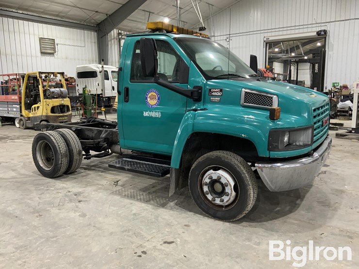 2003-gmc-topkick-image-3