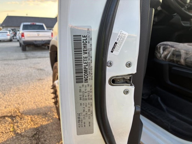 2019-dodge-ram-5500-image-22