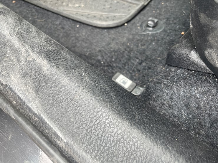 2013-toyota-rav4-image-73