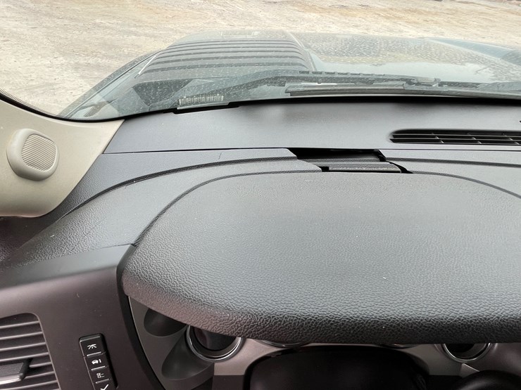 2011-chevrolet-silverado-2500hd-lt-image-70